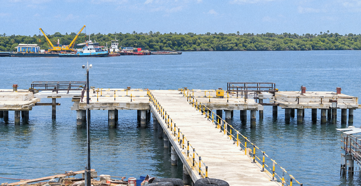 [INSERT SERVICE IMAGE — Jetty Construction]
